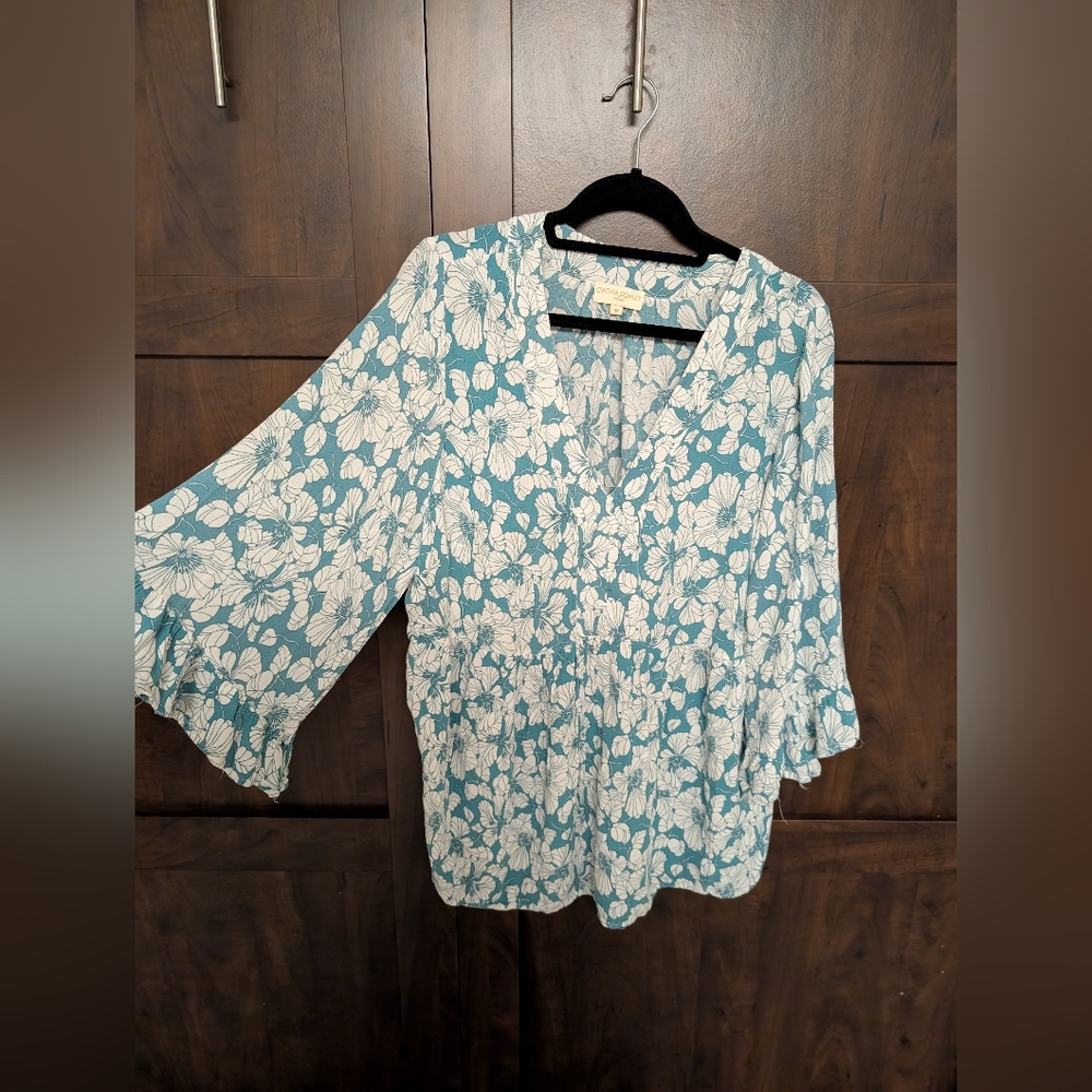 Floral Blue and White Women's Top